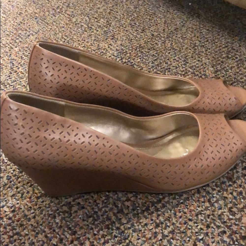 Size 9 comfort wedges